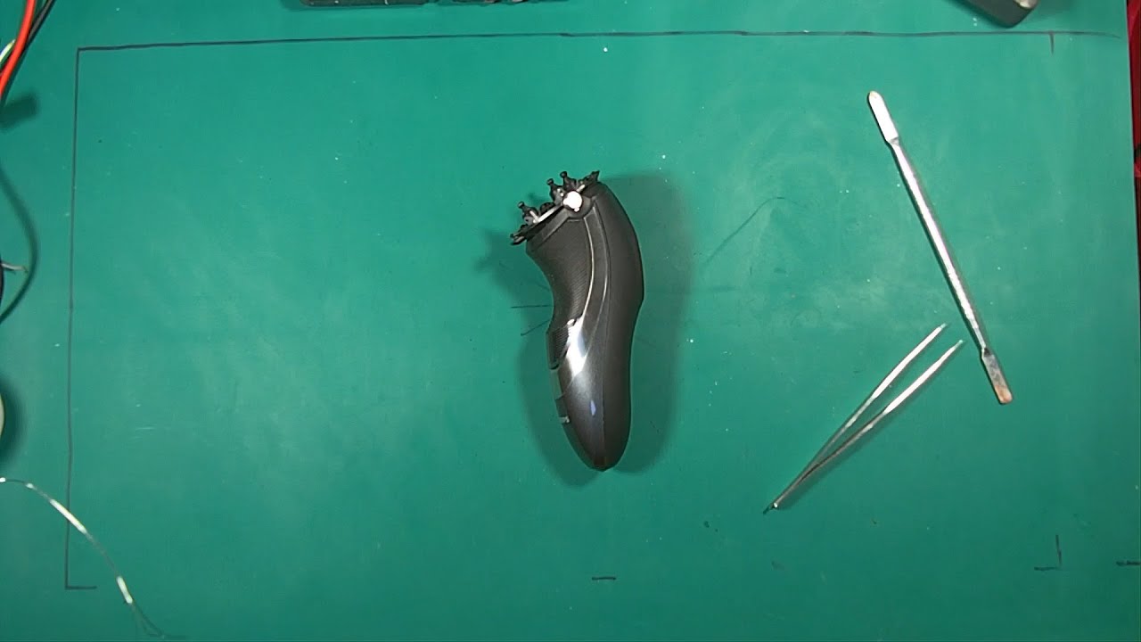电动剃须刀不能充电先别扔，简单换电池就解决。飞利浦PT920电动剃须刀,拆机维修，换电池,关AT890,PT860,PT8XX,AT8XX,PT7XX