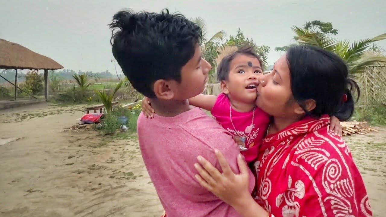 আদর করলে দুজনকেই করতে হবে নাহলেই রাগ