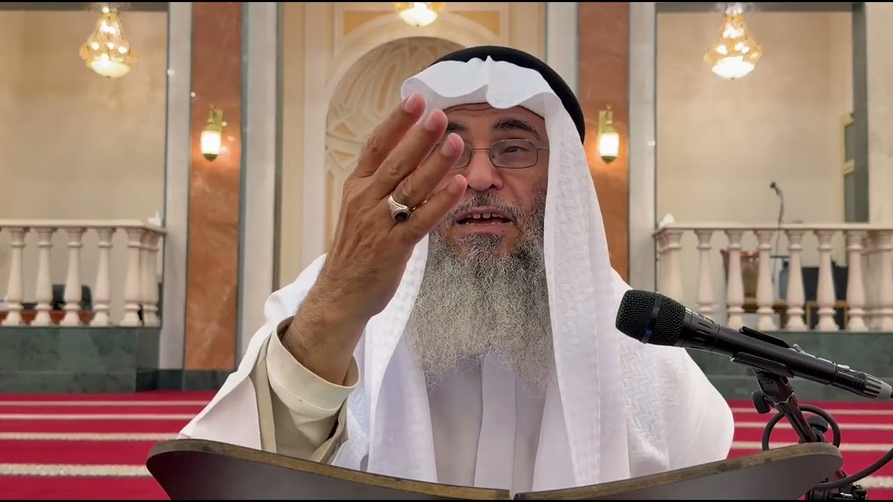 المسح على الخفين والجوربين والتساخين حال الوضوء.