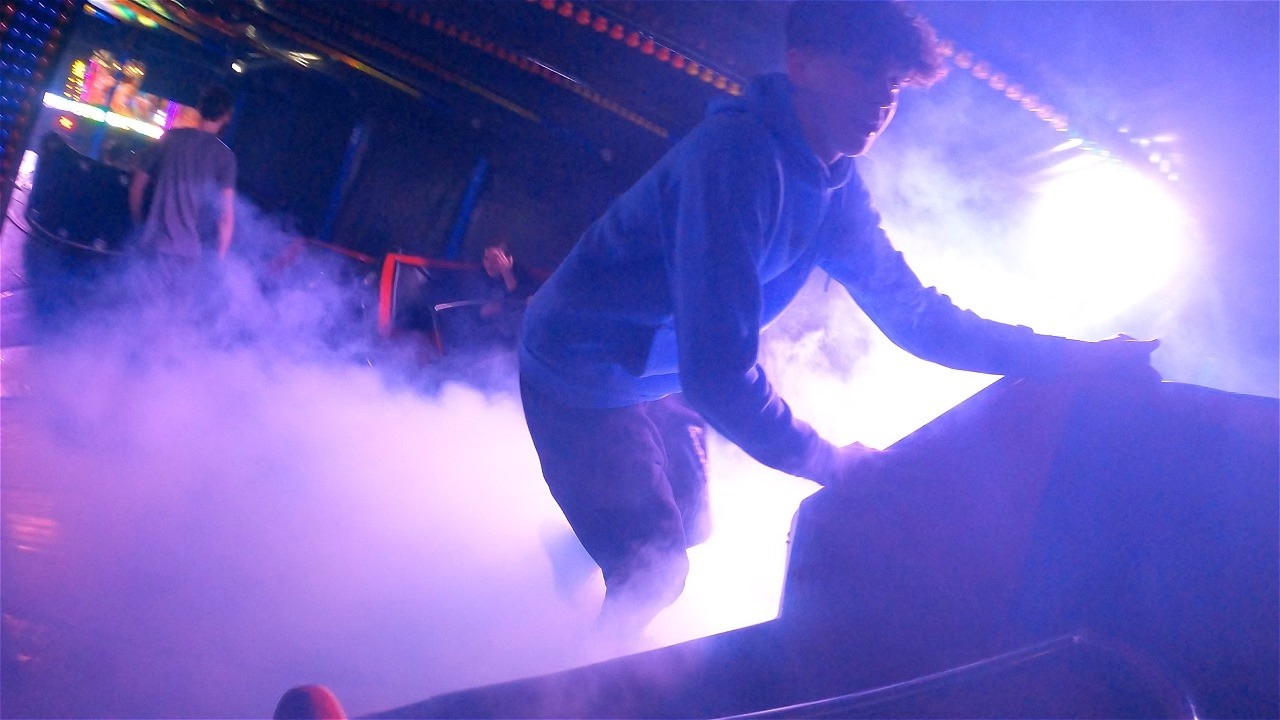 More Speed, More Power - Incredible atmosphere on John Jennings Jnr's Waltzer