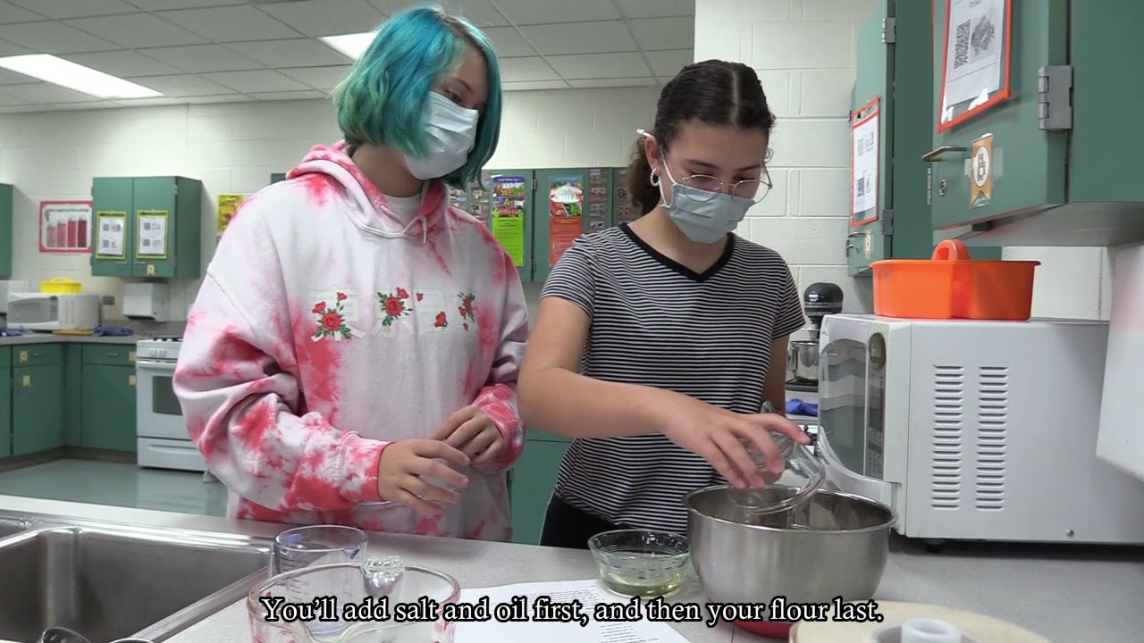 Inside the Classroom: Making pizzas with 8th graders at Timber Ridge Middle School, 10.12.2021