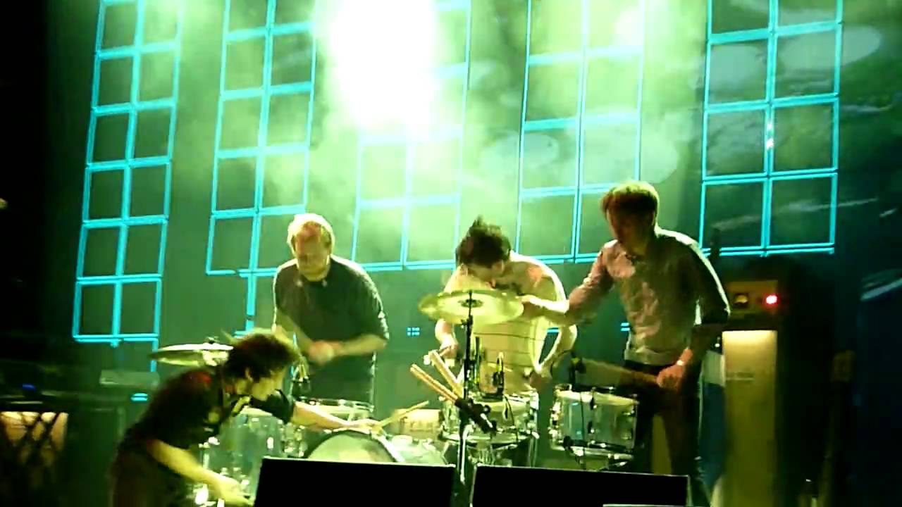 Franz Ferdinand - Drum Bonus live Badalona