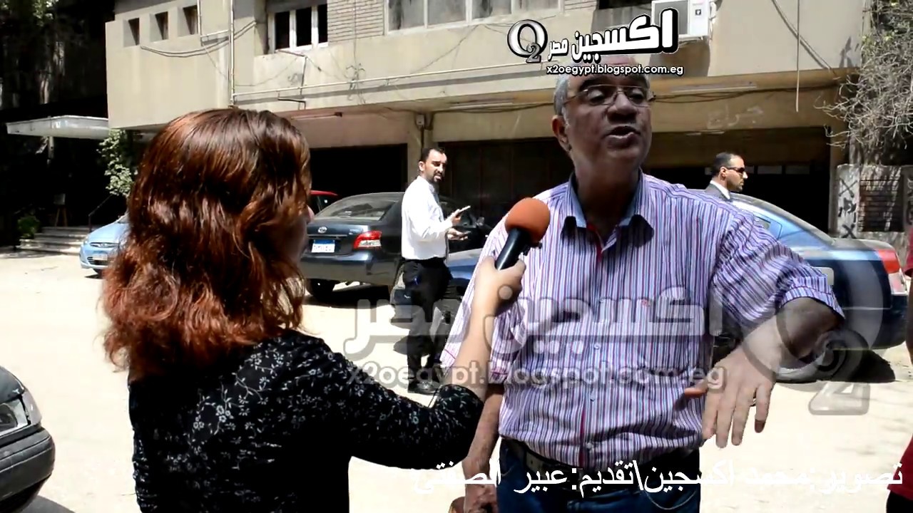 أشجع رجل فى مصر .... يتحدى سيساوى أمام الكاميرا السيسى متخلف عقليا وفاشل