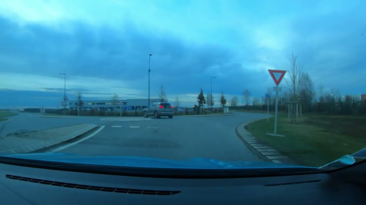 Drive around Amiens and outside