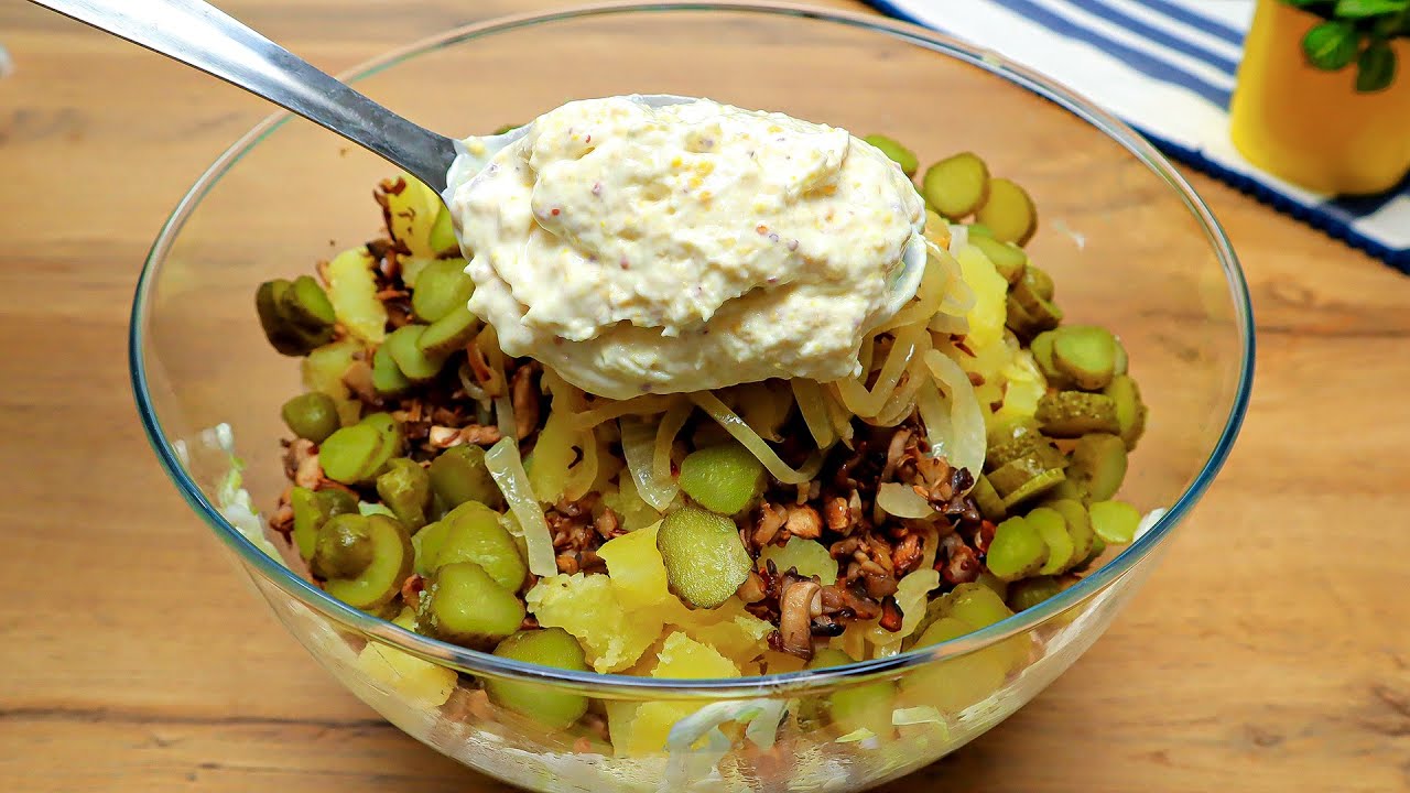 Diesen Kartoffelsalat hat meine Oma immer gemacht! So lecker, dass Sie es immer wieder machen werden