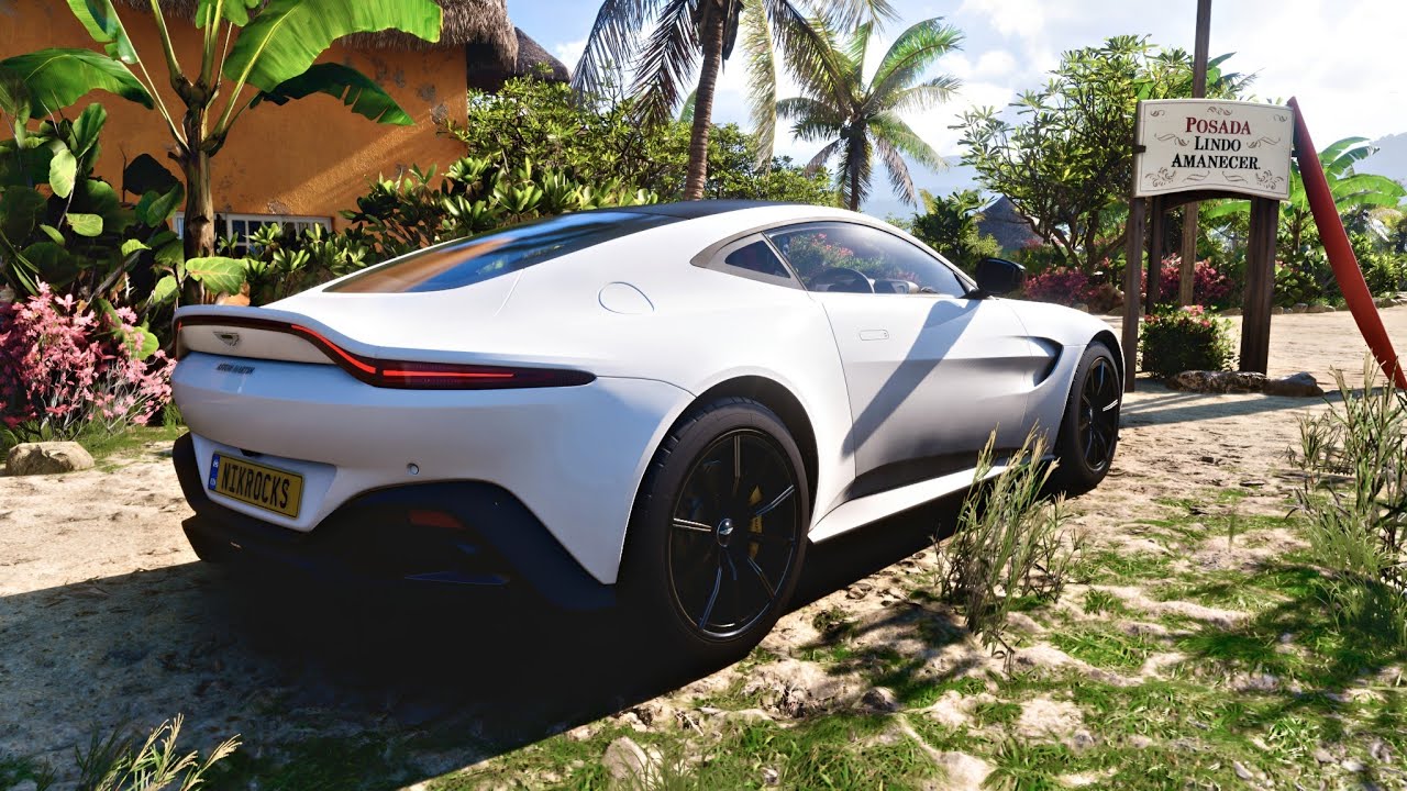 This ASTON MARTIN VANTAGE Sounds INSANE in Forza Horizon 5! #forzahorizon5 
