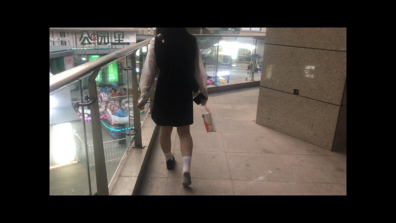 Wearing only one shoe to buy coffee