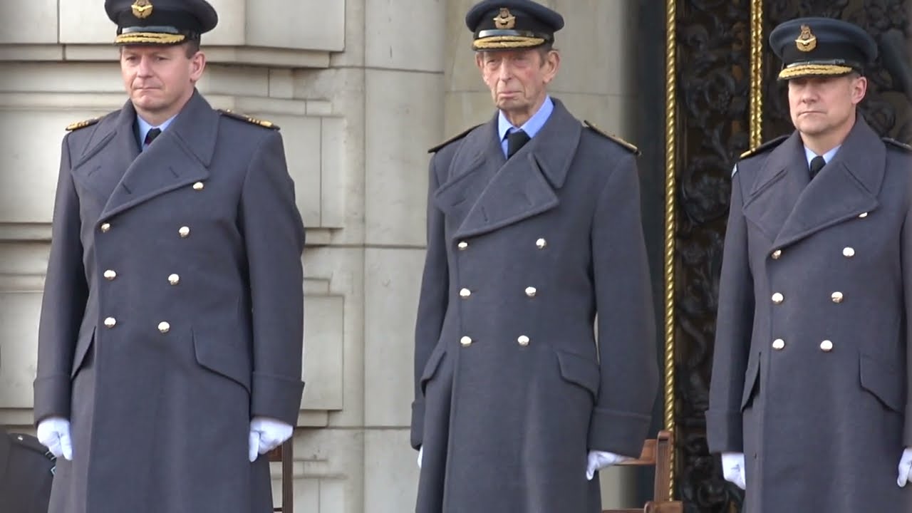 Royal Air Force: Changing The Guard, Buckingham Palace.