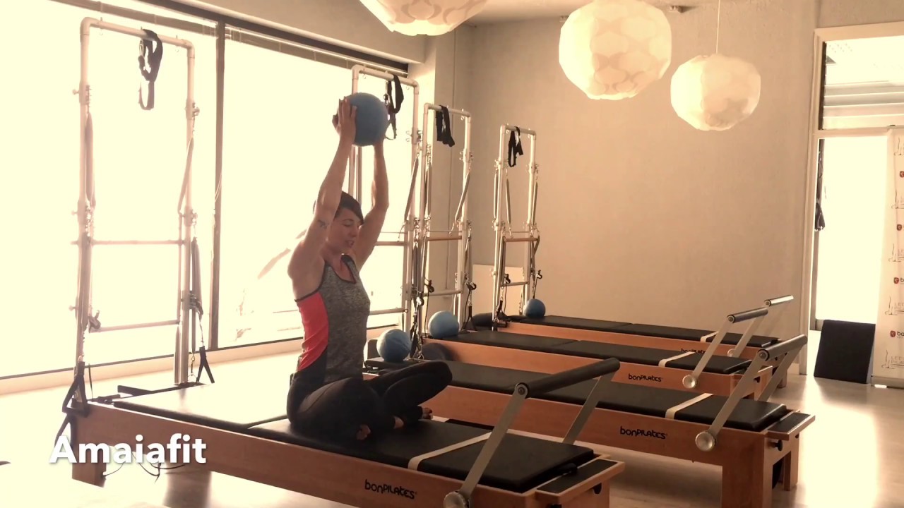 PILATES CON PELOTA PEQUEÑA
