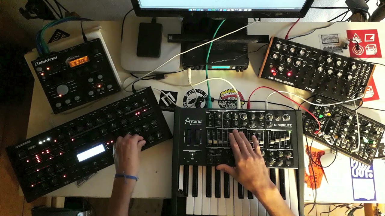 Techno Hardware Jam - ( DFAM - Minibrute - øCoast - Virus Ti - Analog Heat )