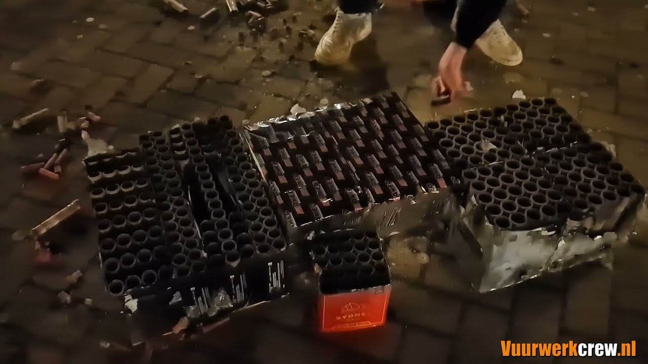 Attraction - Riakeo - Lesli Vuurwerk - Oud & Nieuw 2024-2025