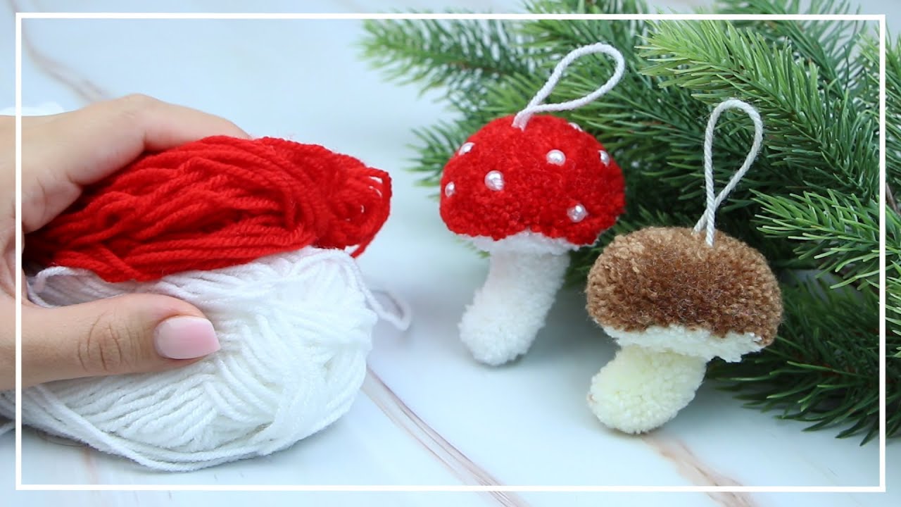 Взяла немного пряжи и за несколько минут сделала Грибы Помпоны - Pompon Mushrooms making