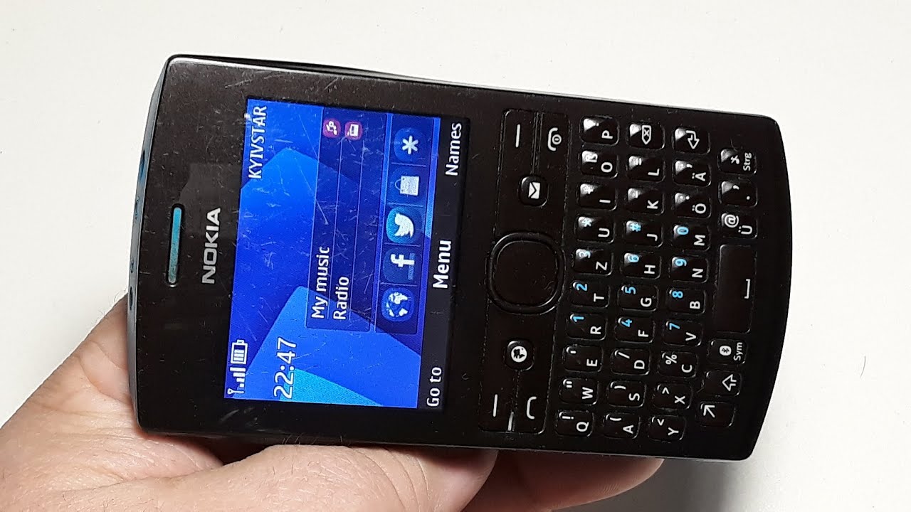 Nokia Asha 205 моноблок с QWERTY-клавиатурой и широкоформатным дисплеем. Капсула времени из Германии