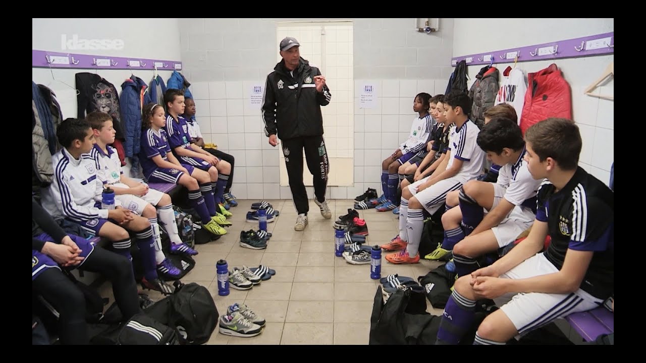 Deze trainer maakte van Lukaku en Kompany topvoetballers. Wat kan jouw school van hem leren?