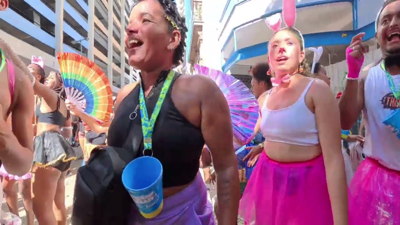 😱 Rio Carnival Streets | The Logistics Behind Millions Celebrating
