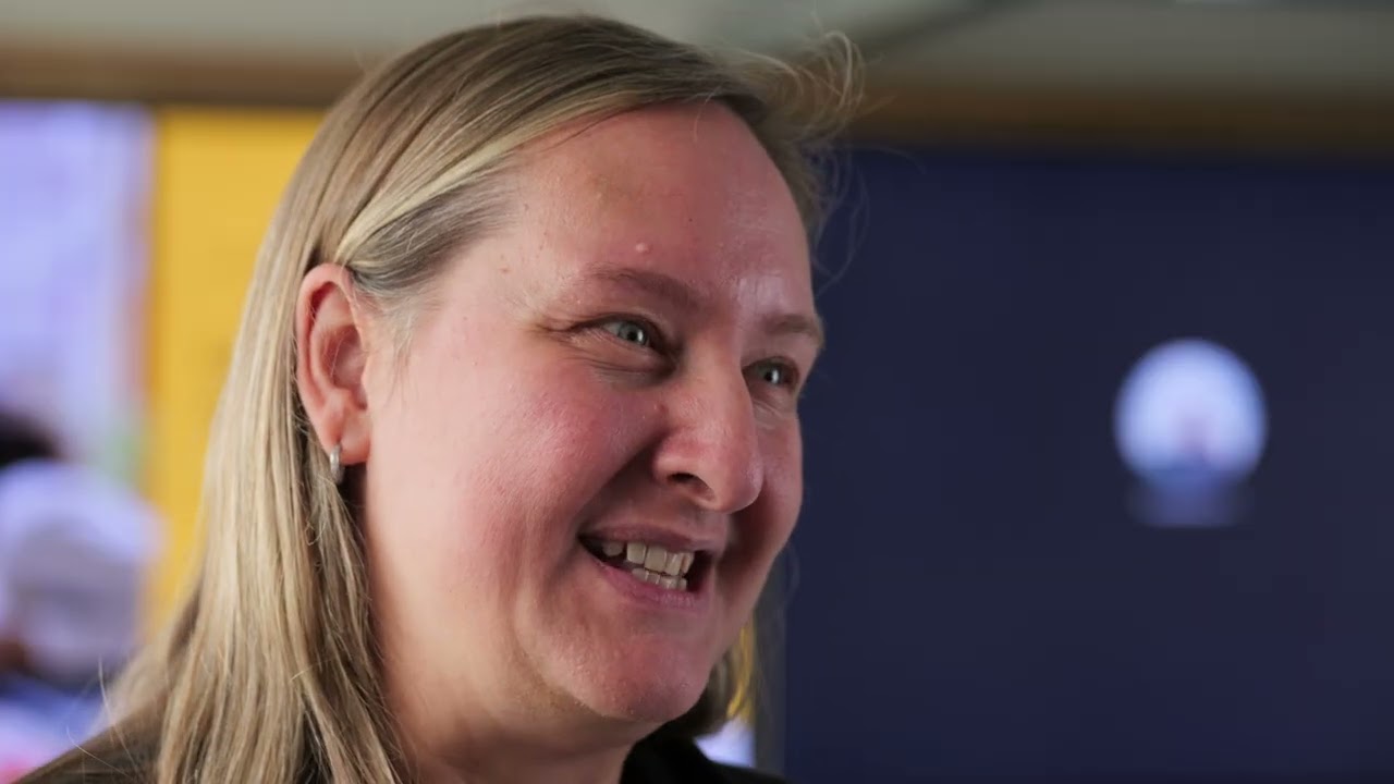 Let's Talk English voices: Leandri Dannhauser