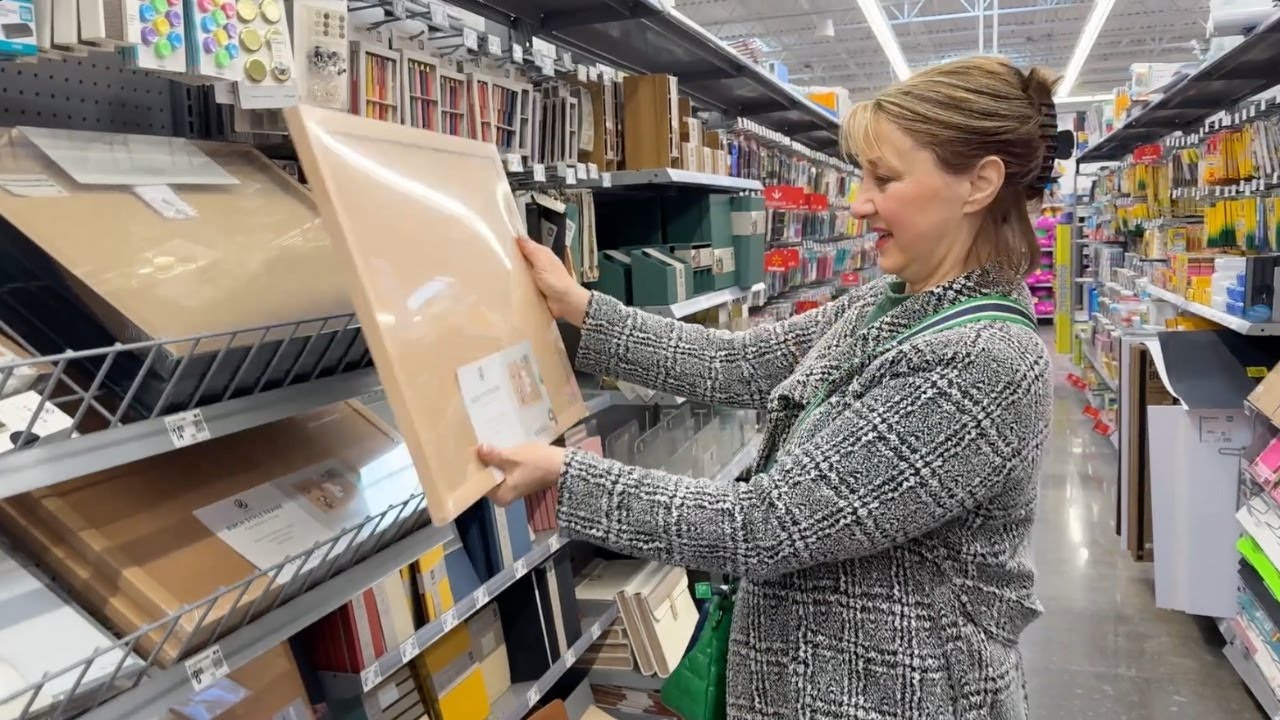 She buys a $3 Walmart cork for this BRILLIANT idea!