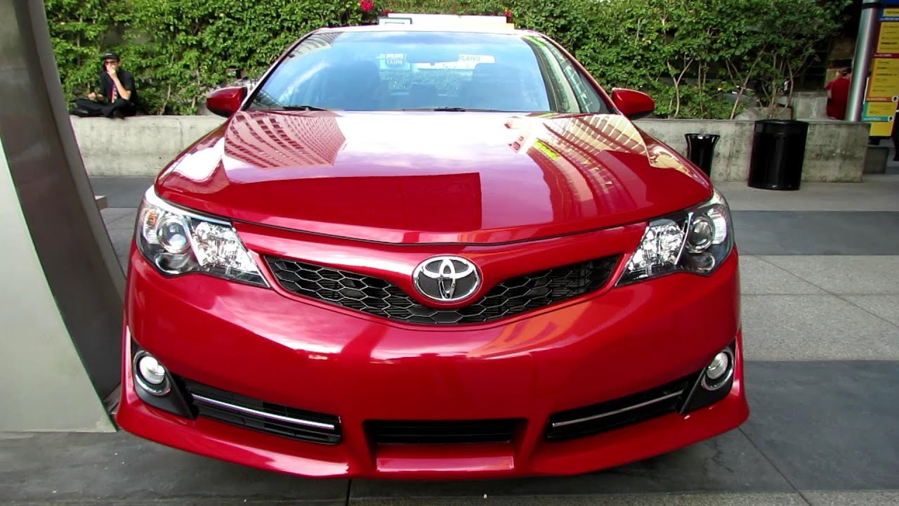 2014 Toyota Camry SE - Exterior and Interior Walkaround - 2013 LA Live Diplsay - Downtown LA