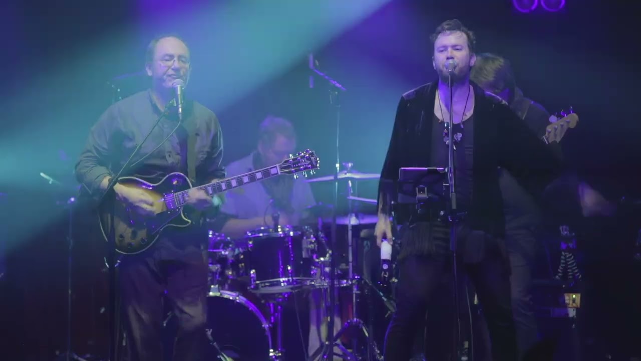Three Friends - Freehand - Live In Paris
