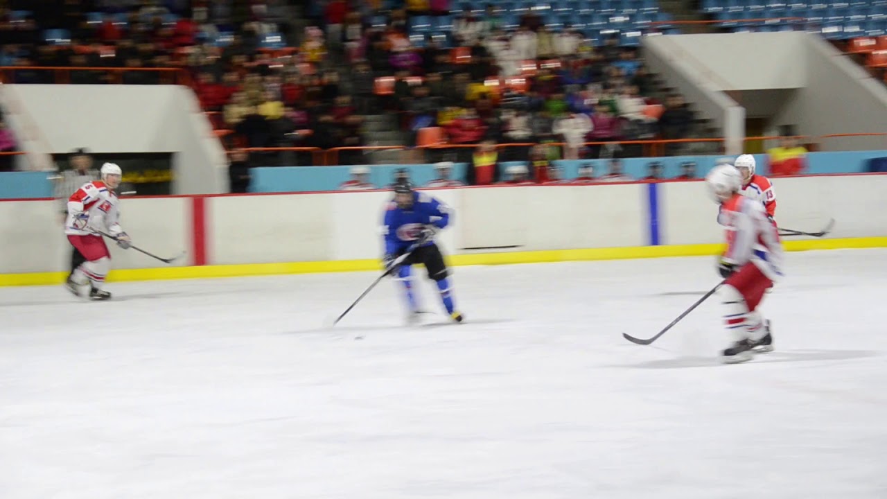 North Korean hockey team plays foreigners in Pyongyang