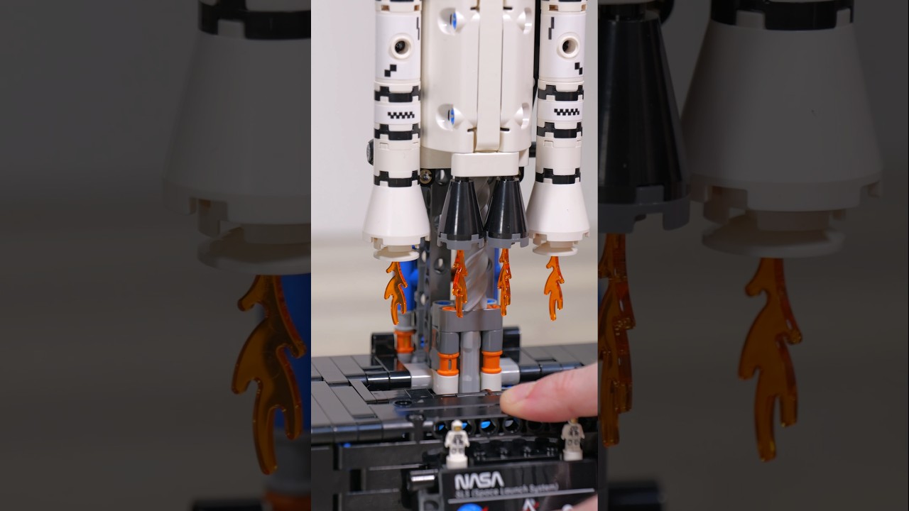 LEGO 42221 Functions | LEGO Technic NASA Artemis Space Launch System Rocket | Showcase Space 2026