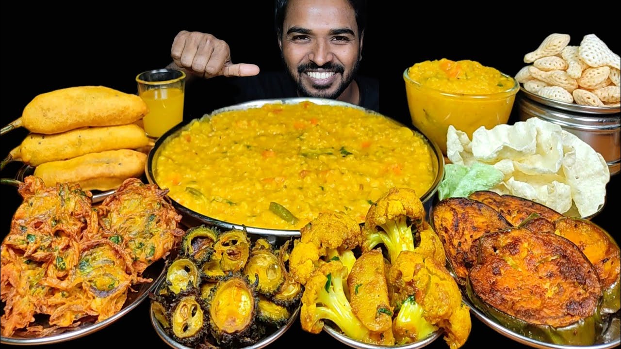Eating Vegetables Dal Khichdi with Pakoda | Gobi Aloo Sabji, Karela Bhaja, Brinjal Fry & Papad Asmr