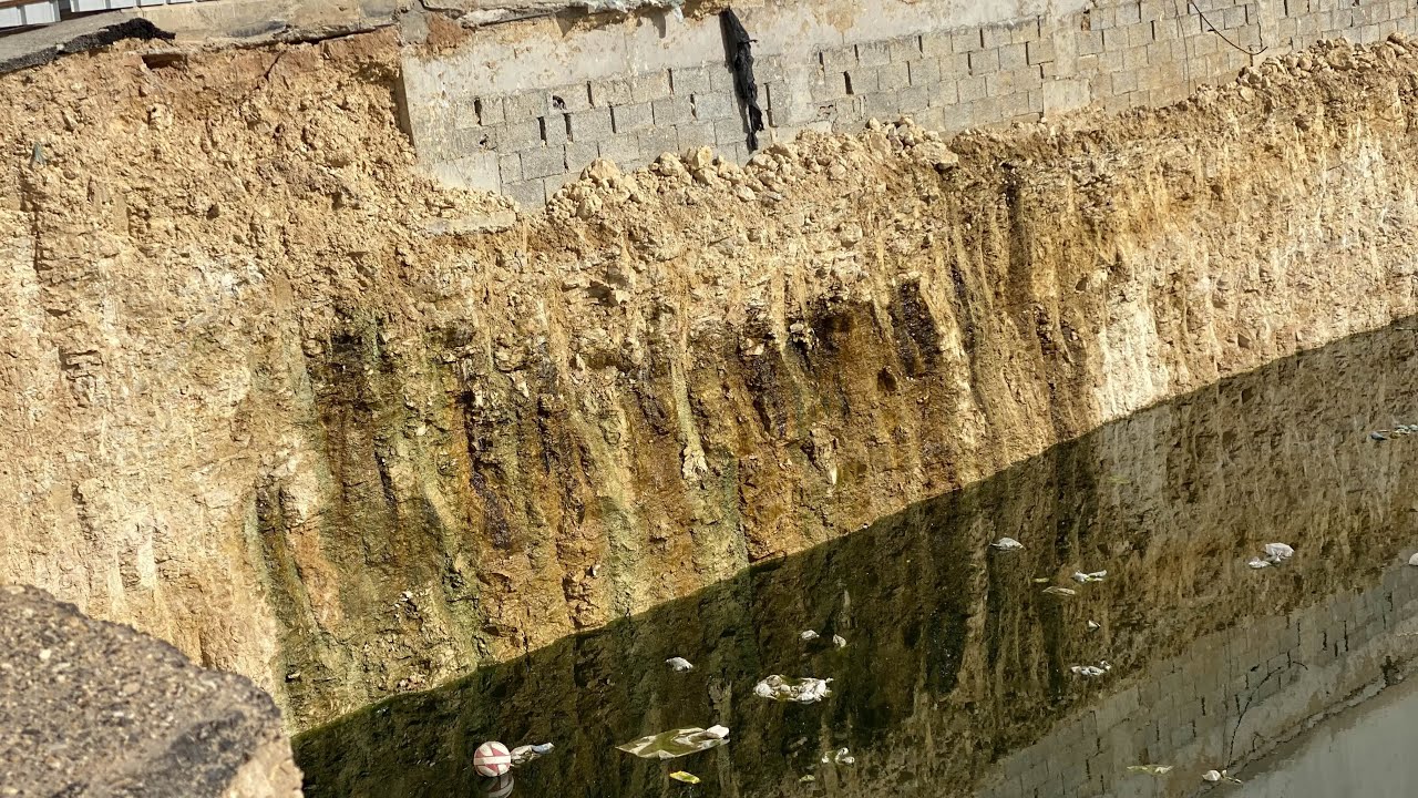 البناء على ارض بها ماء 😔