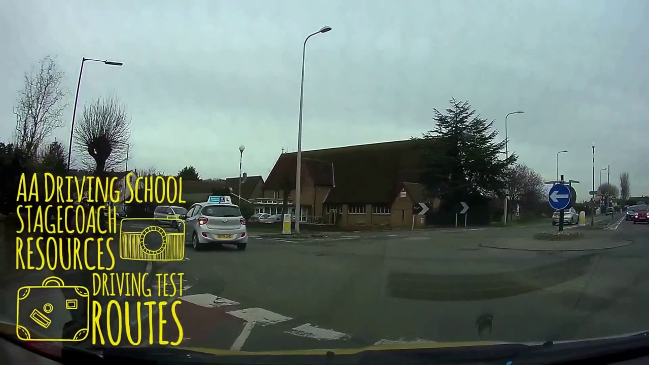 Driving Test Fail : Roundabout misjudged traffic approaching from right