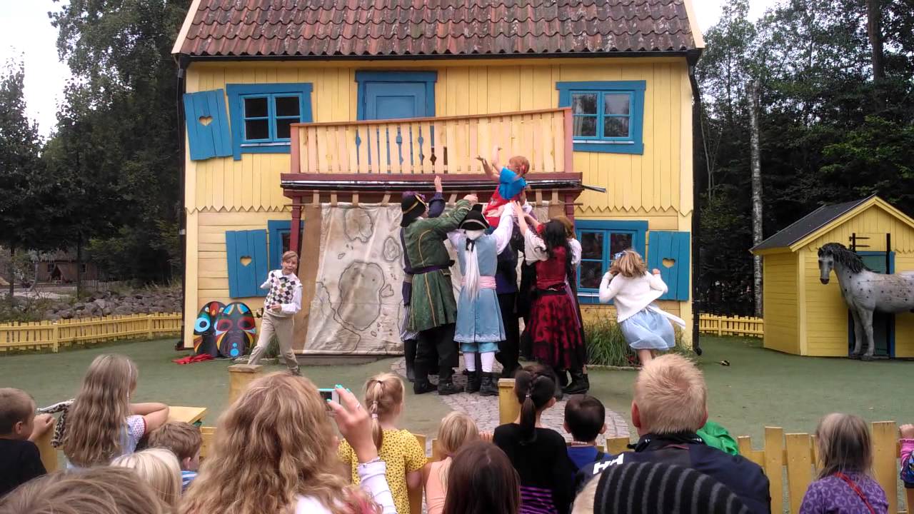 Här kommer Pippi Långstrump på Astrid Lindgrens Värld 2013 - sång