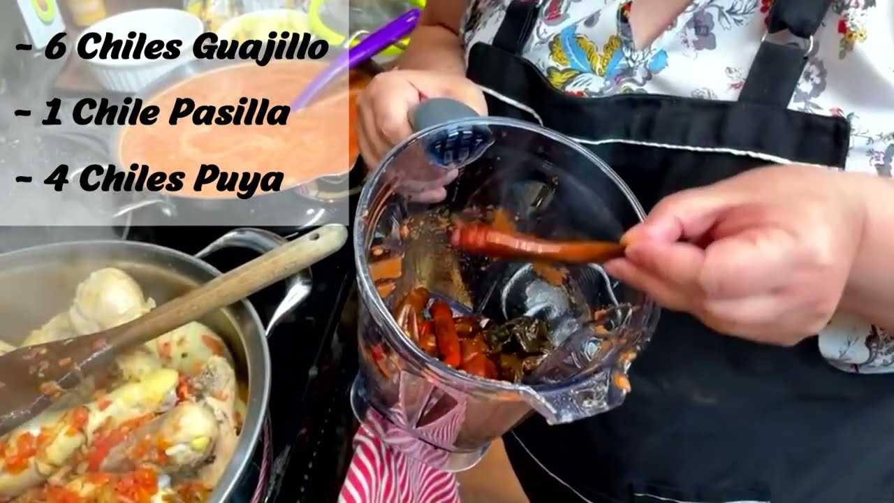 POLLO GUISADO CON SALSA ROJA