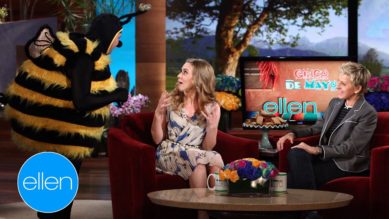Scarlett Johansson Gets a Scare