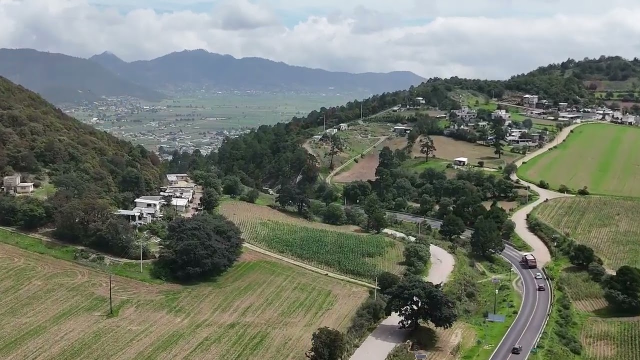 Llegando a San Miguel Tenextatiloyan, Zautla, Puebla ves esas curvas sabes que ya estas en casa.