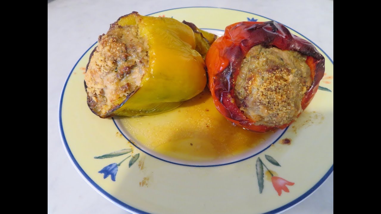 Peperoni ripieni di carne al forno