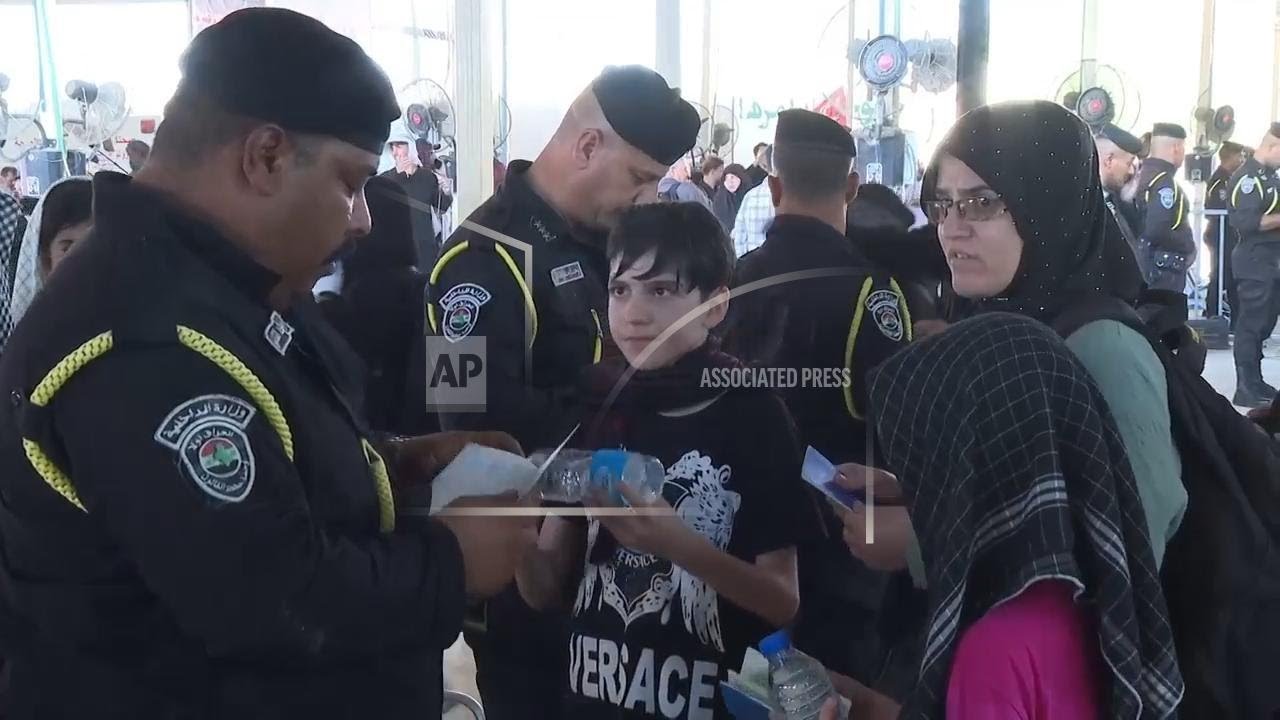Thousands of Iranian pilgrims cross from Iran into Iraq to attend Arbaeen commemoration in Karbala