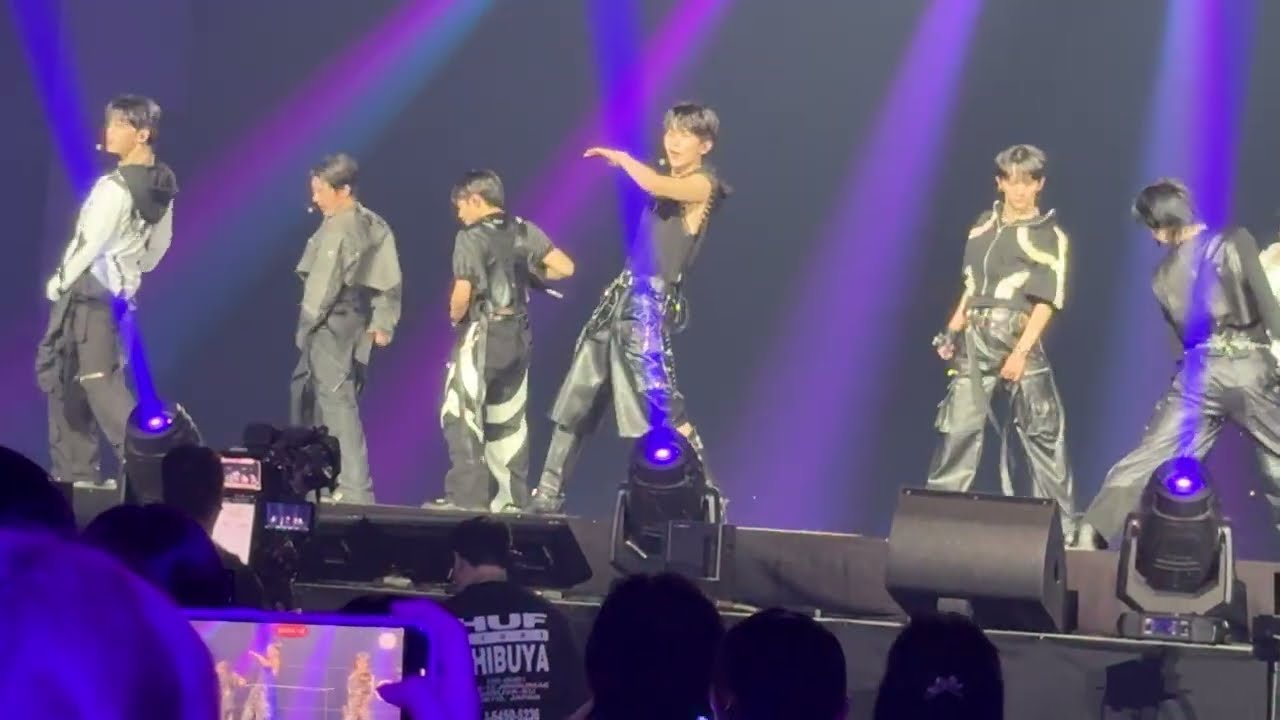 EVNNE. I love U, Badder Love : KCON JAPAN 2025 (M COUNTDOWN STAGE in Makuhari Messe) May 9th.