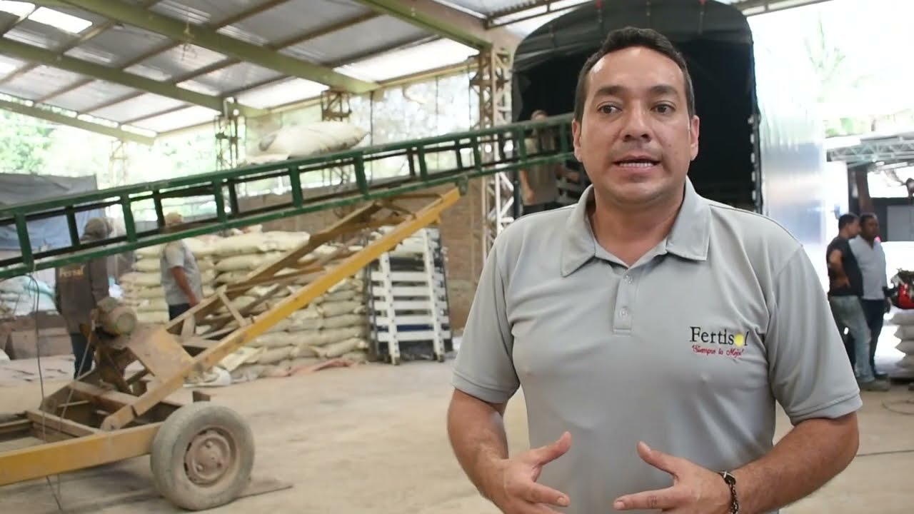 ABONOS ORGANICOS FERTISOL ABRIENDO SURCOS 20 DE ABRIL DE 2023