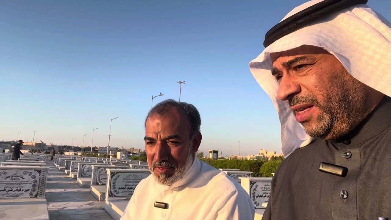 وقفة على قبر الشاب المرحوم الحسن علي الشوارب برفقة والده الحاج علي، وذكريات جميلة اختفت بدون مقدمات