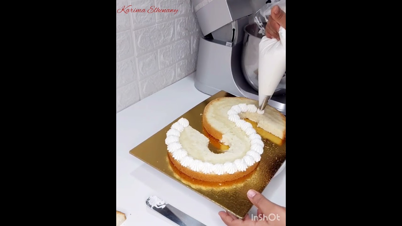 تورته🎂علي شكل حرف S من كيكة مدورة🎂بأبسط طريقة ليها😉💯 حتلاقيها هنا وبس 💯💥💥