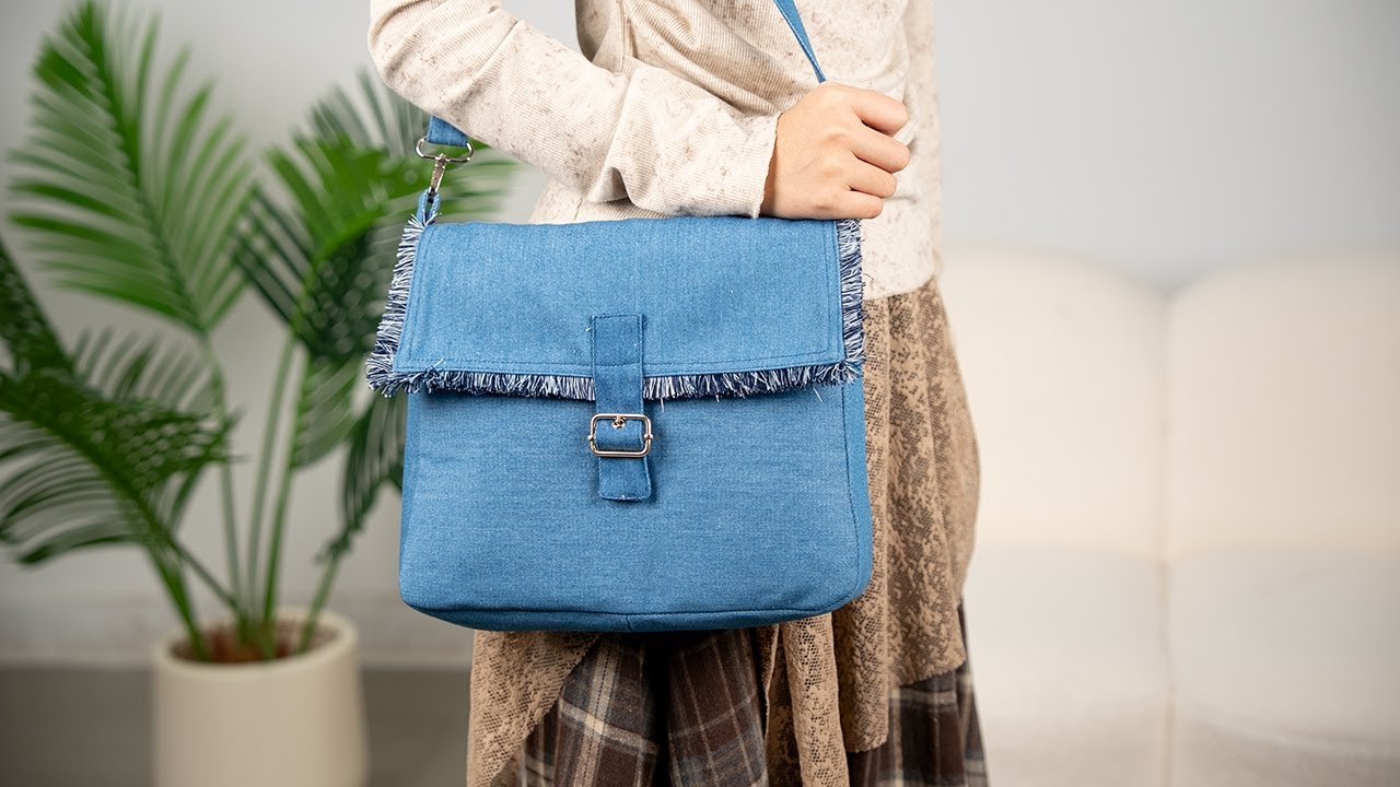 2011-Single-shoulder crossbody bag