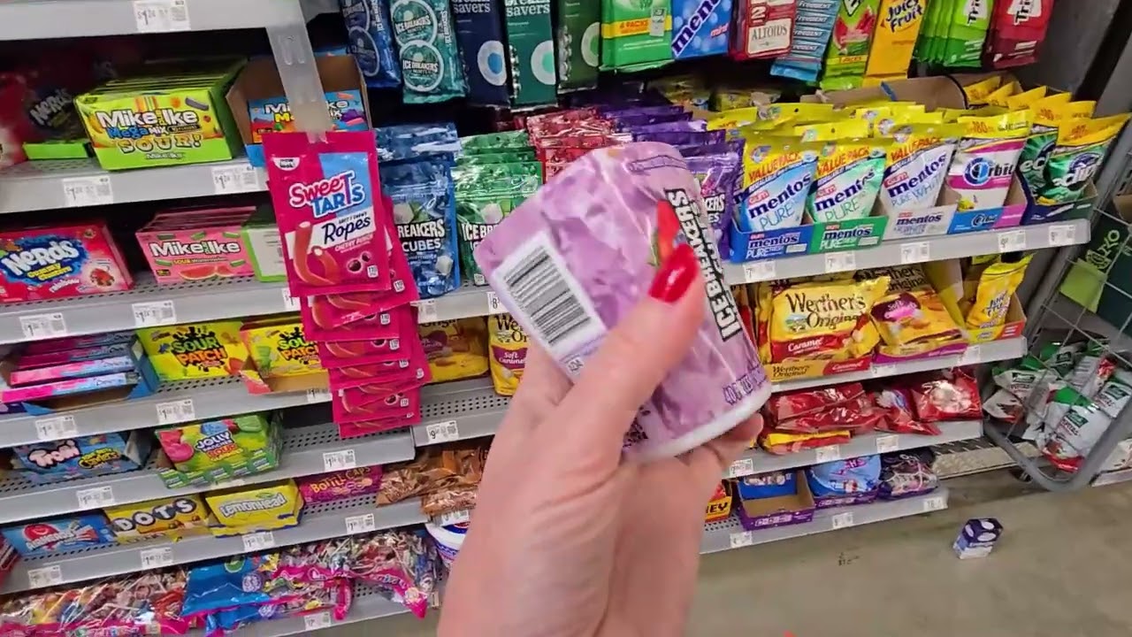 Организация полок с конфетами и жевательной резинкой в ​​Walmart | Октябрь 2025 г.
