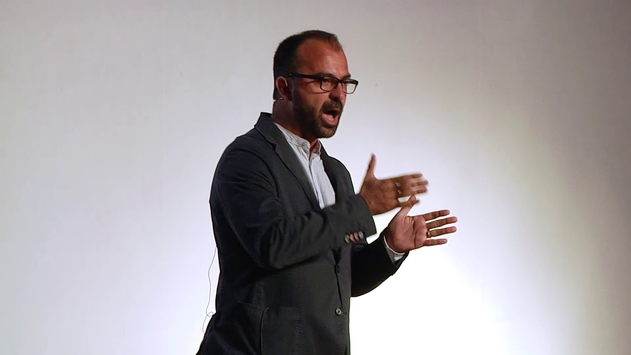 Costruire un futuro migliore attraverso l'istruzione  | Lorenzo Fioramonti | TEDxFrascati