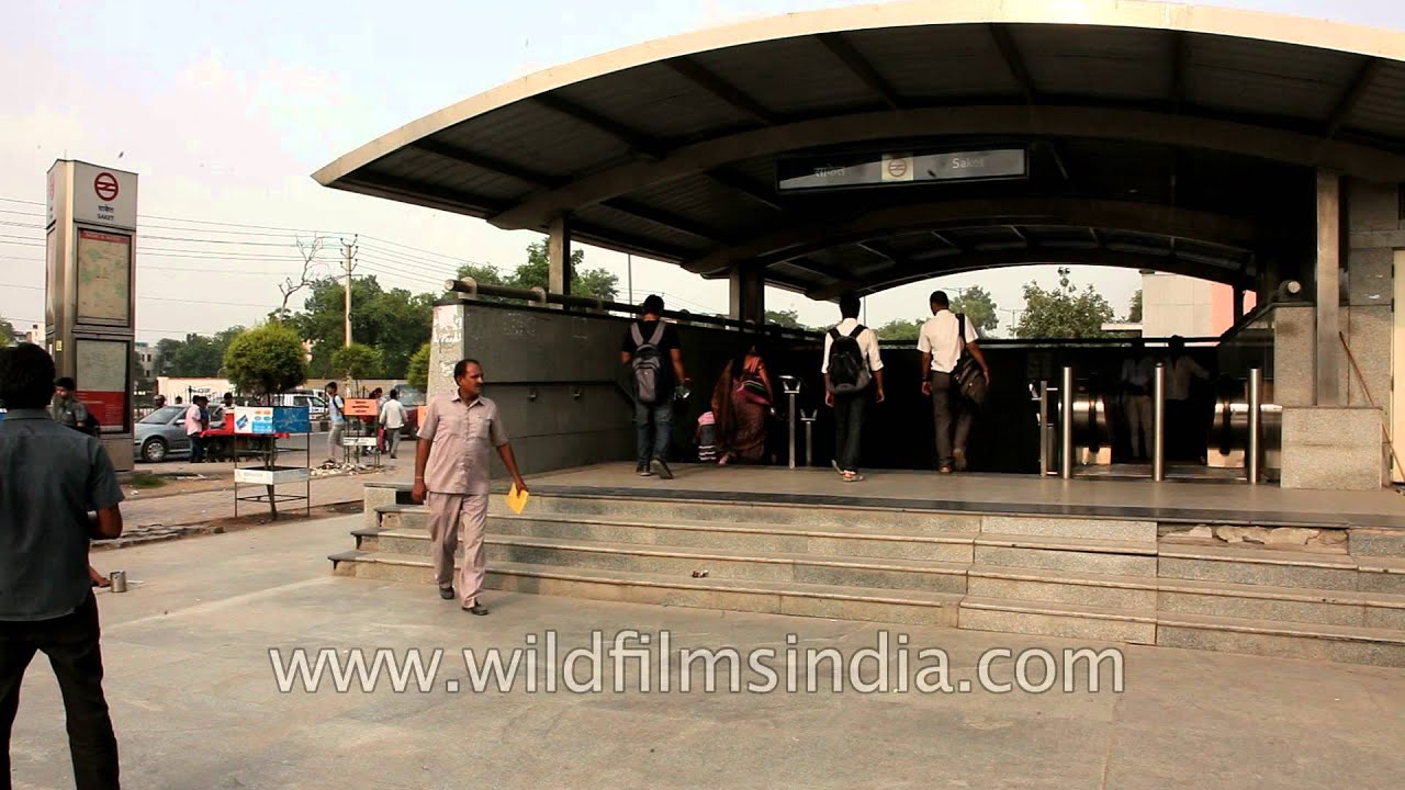 Daily routine at the Saket metro station