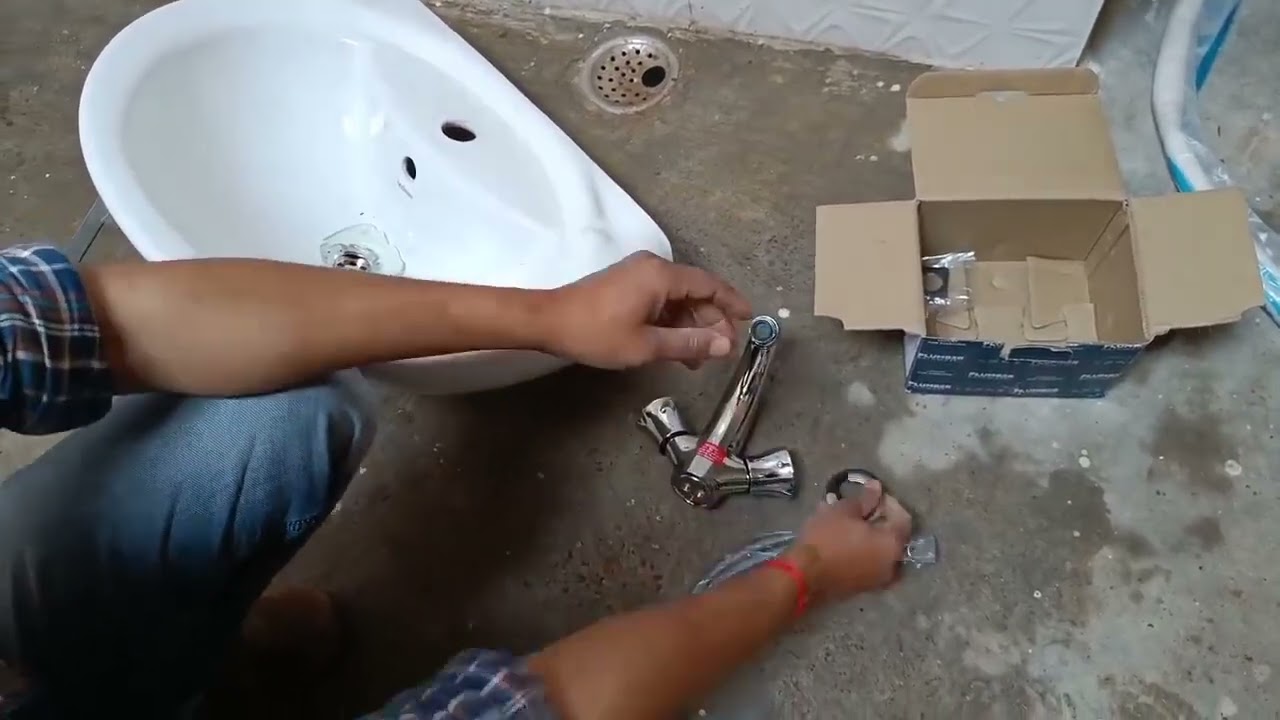 Basin fitting with hot & cold water Mixture