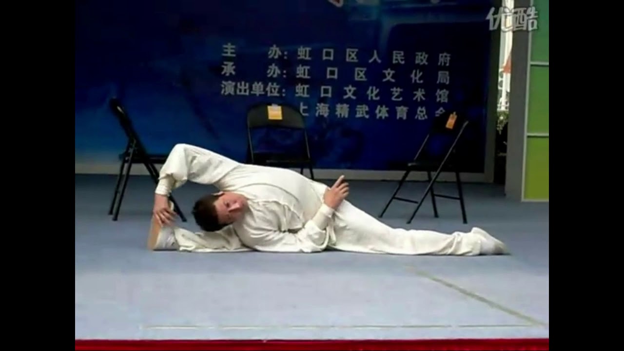 Tong Zi Gong (Chinese Yoga) master performance