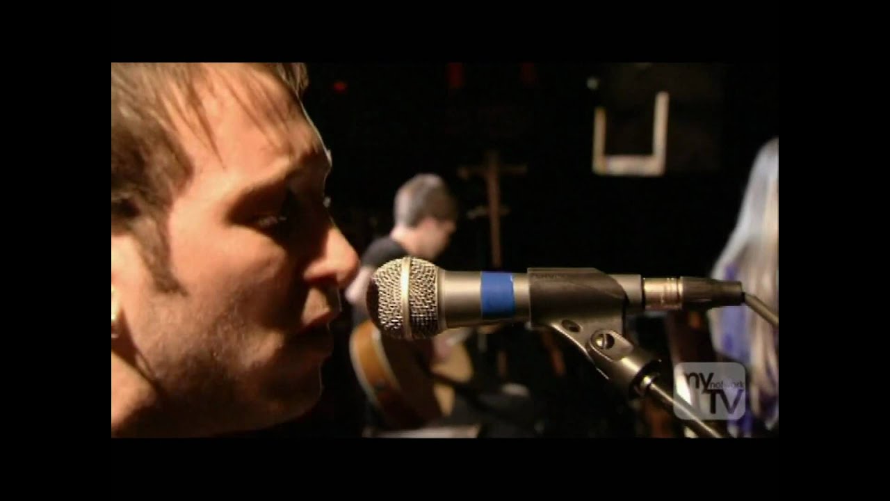 Avril Lavigne - Girlfriend [Live in Roxy Theatre - Acoustic]