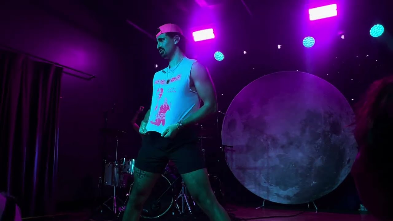 MARIS and Caroline Kingsbury — Merch Commercial Transition (Live at Cannery Hall 09.19.2025)