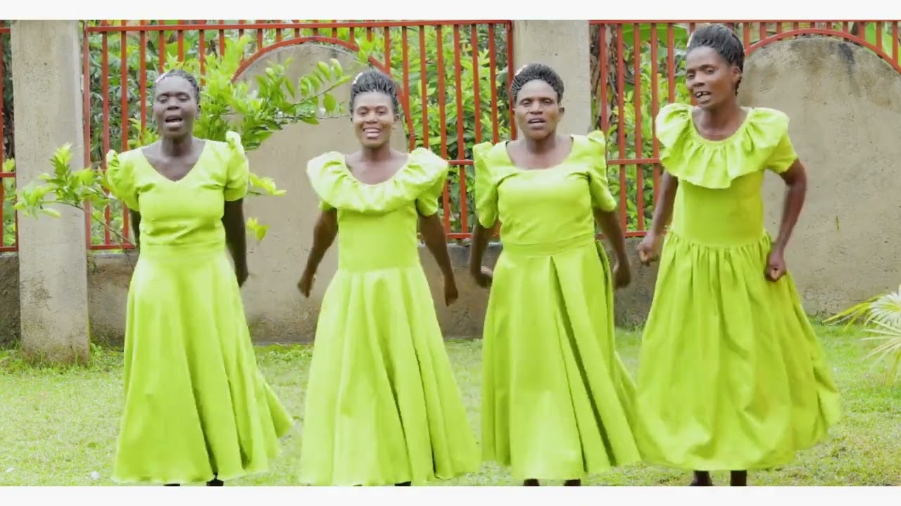 02 UMOJA WA AKINA MAMA TUKUYU - KUZALIWA KWAKE YESU