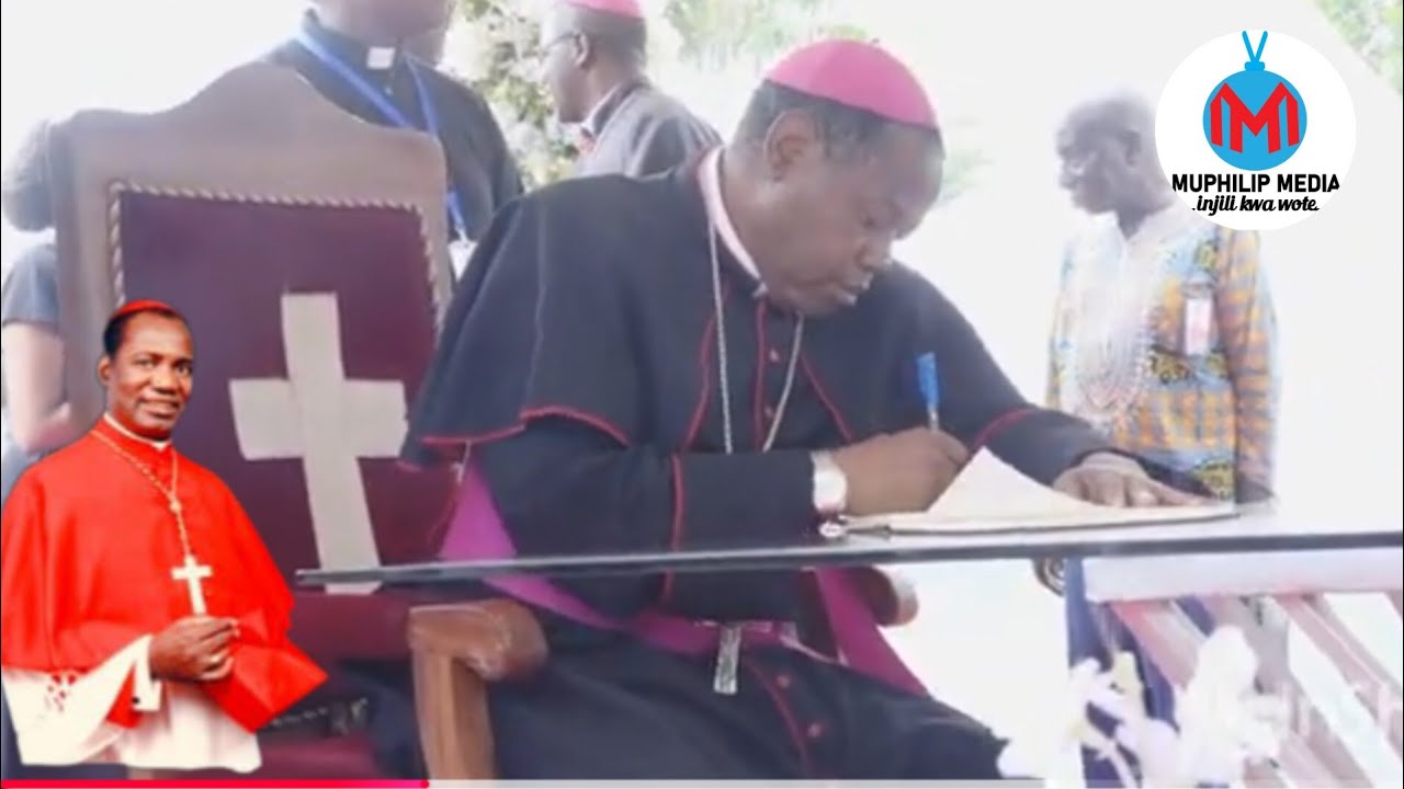 Maaskofu walivyosaini kitabu cha maombolezo ya Baba Mwadhama Kadinali Pengo Posta