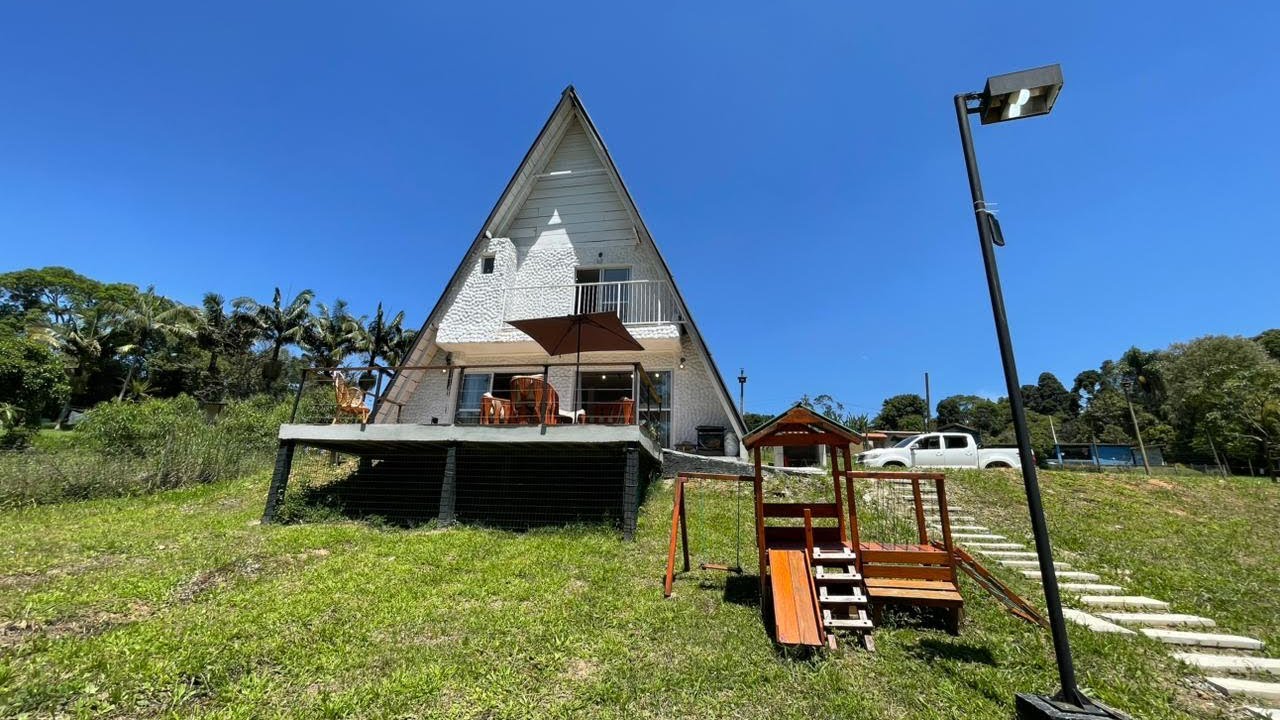 COD:309 VENDE-SE CHALÉ DE PORTEIRA FECHA, EM CONDOMÍNIO ANTES DO CENTRO DE FÁCIL ACESSO 15 996581781
