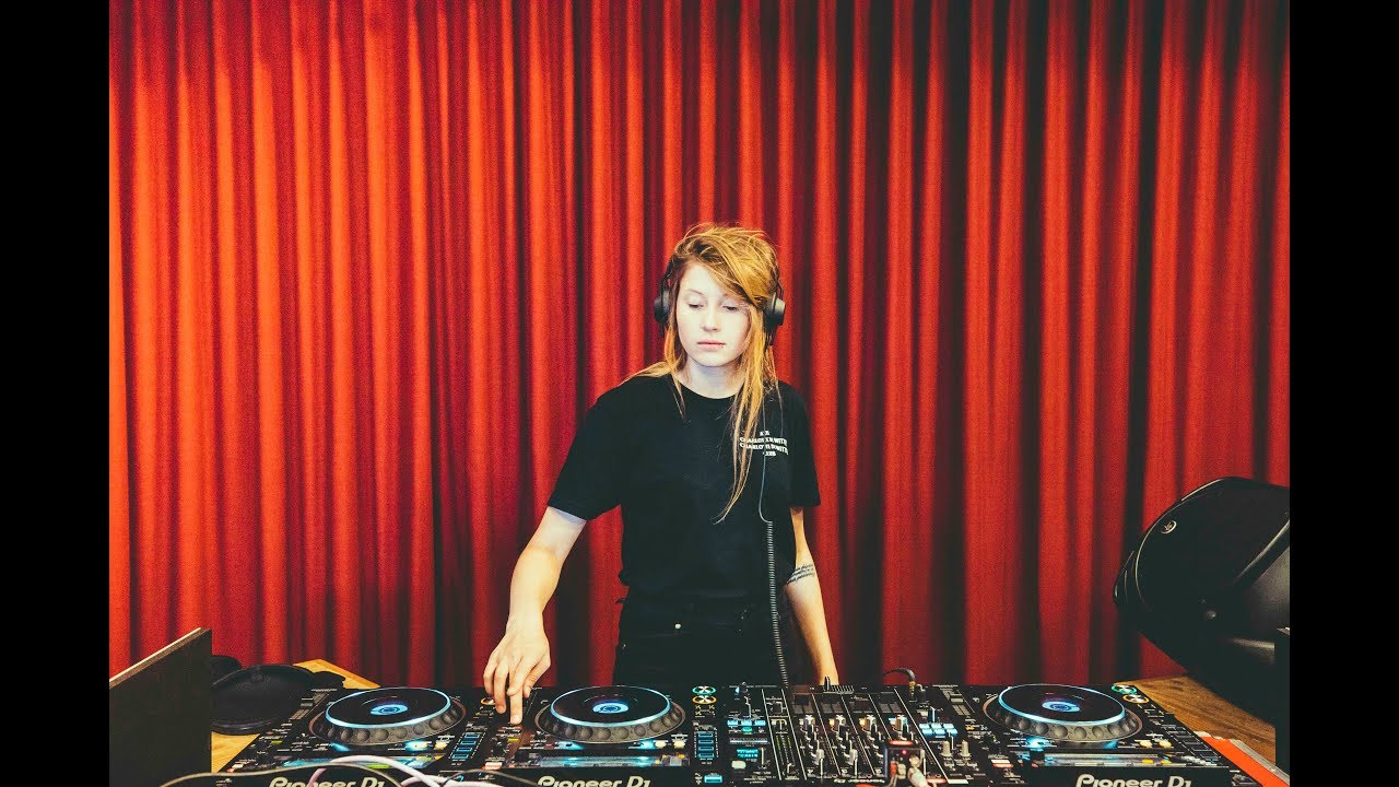 Charlotte de Witte - live bij Studio Brussel